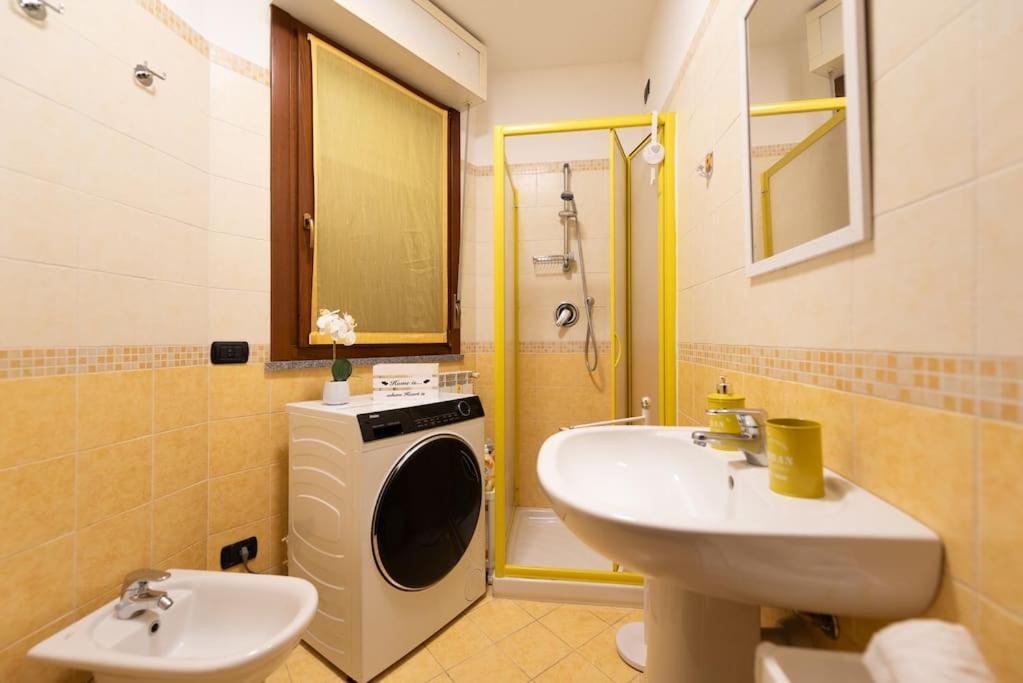 Apartamento Attico Vicino Milano, Mxp, Rho Fiera Busto Arsizio Exterior foto