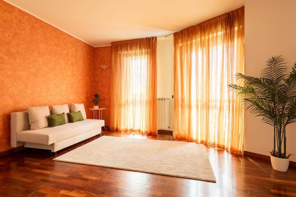 Apartamento Attico Vicino Milano, Mxp, Rho Fiera Busto Arsizio Exterior foto